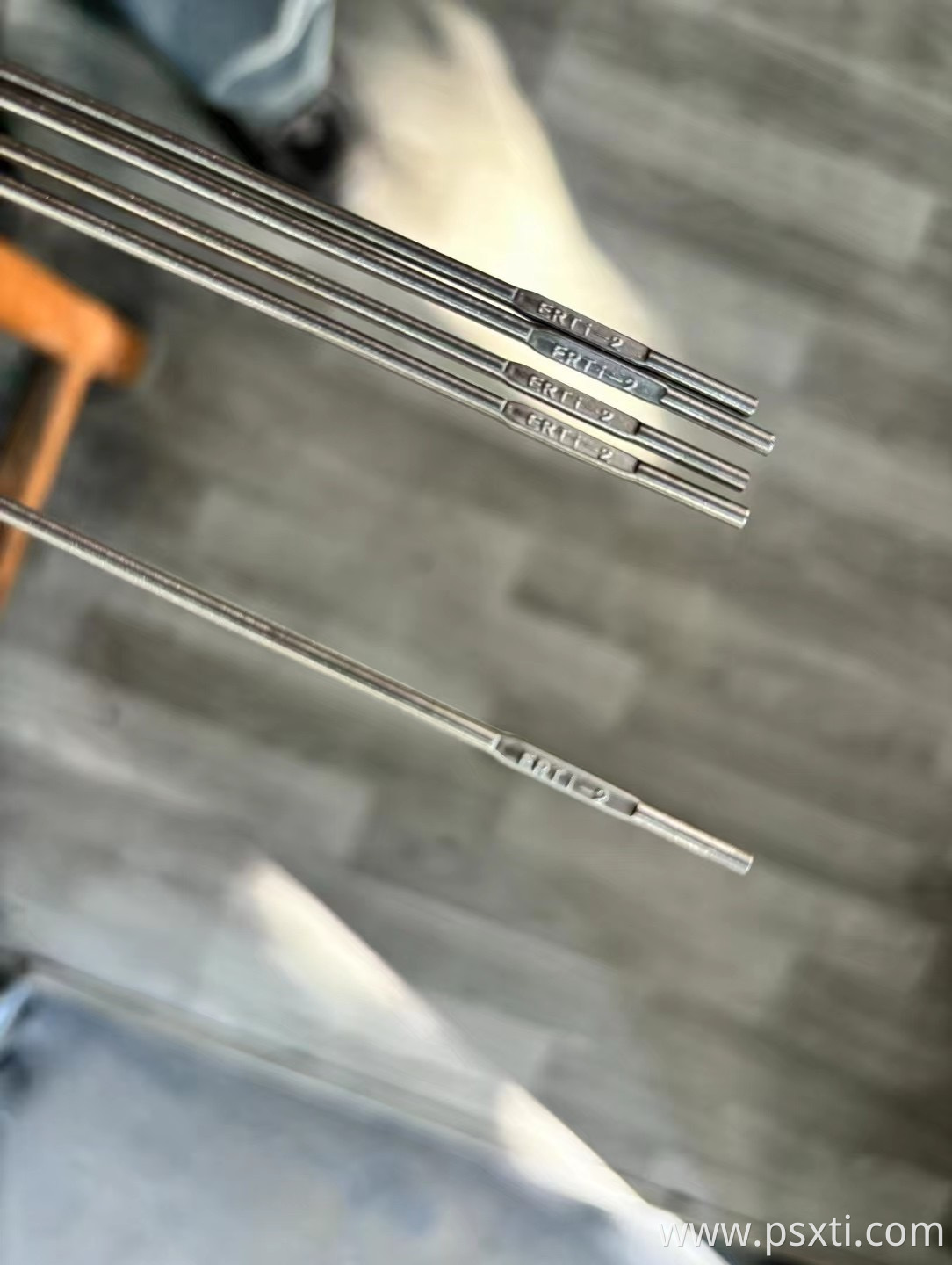 Titanium straight wire